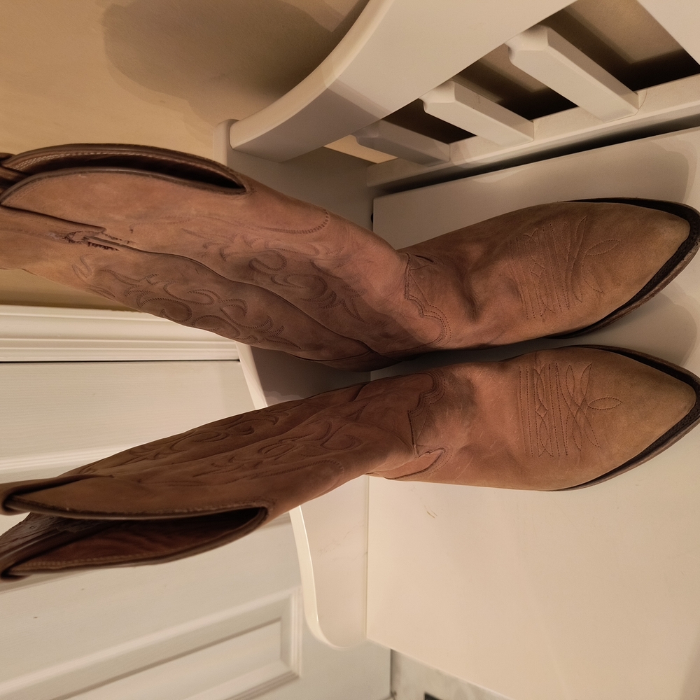 Nocona Tan Cowboy Western Boots/Suede Finish.Hardly Worn Excellent Condition!